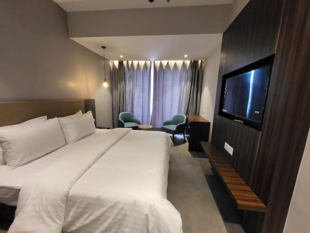 Belvedere Suites Greater Noida Dış mekan fotoğraf