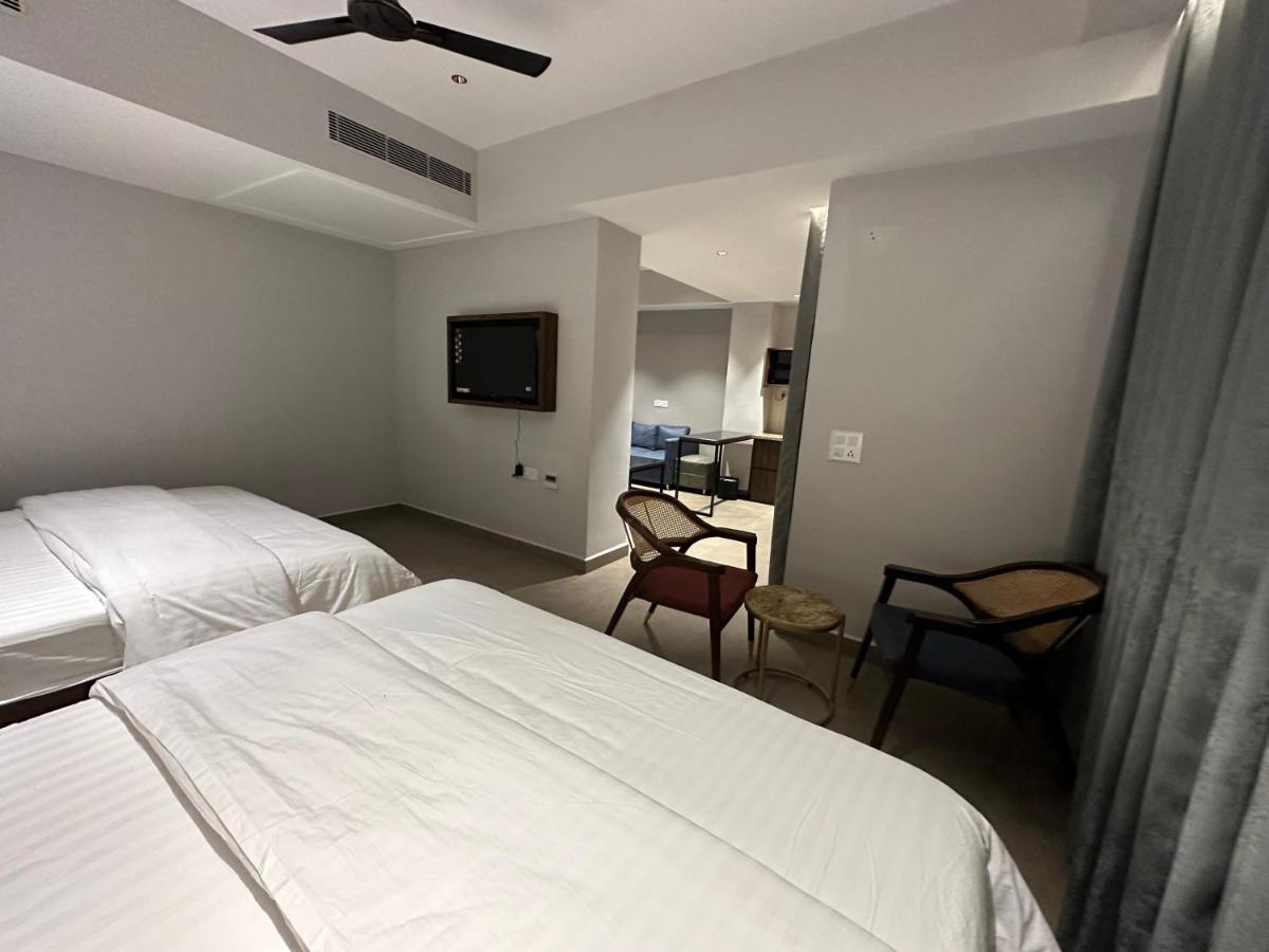 Belvedere Suites Greater Noida Dış mekan fotoğraf
