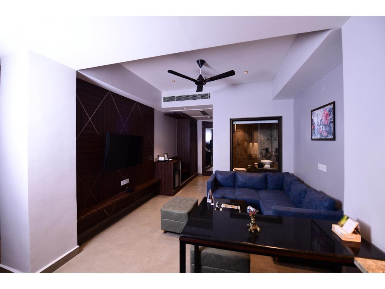 Belvedere Suites Greater Noida Dış mekan fotoğraf