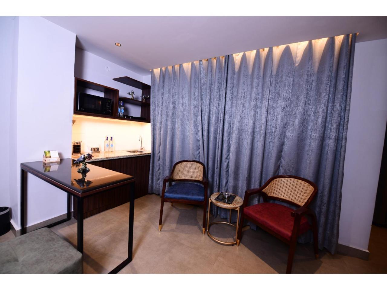 Belvedere Suites Greater Noida Dış mekan fotoğraf