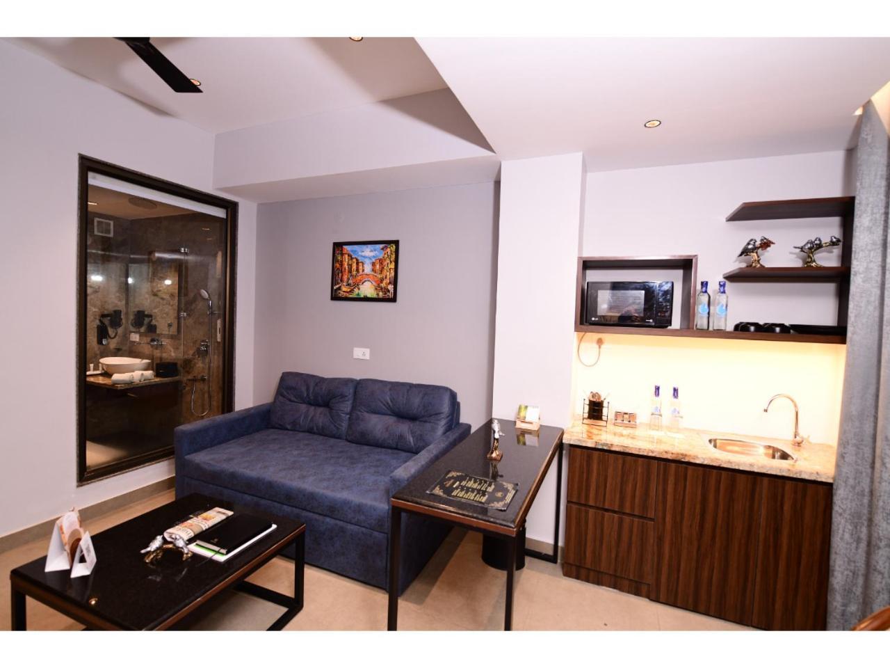 Belvedere Suites Greater Noida Dış mekan fotoğraf