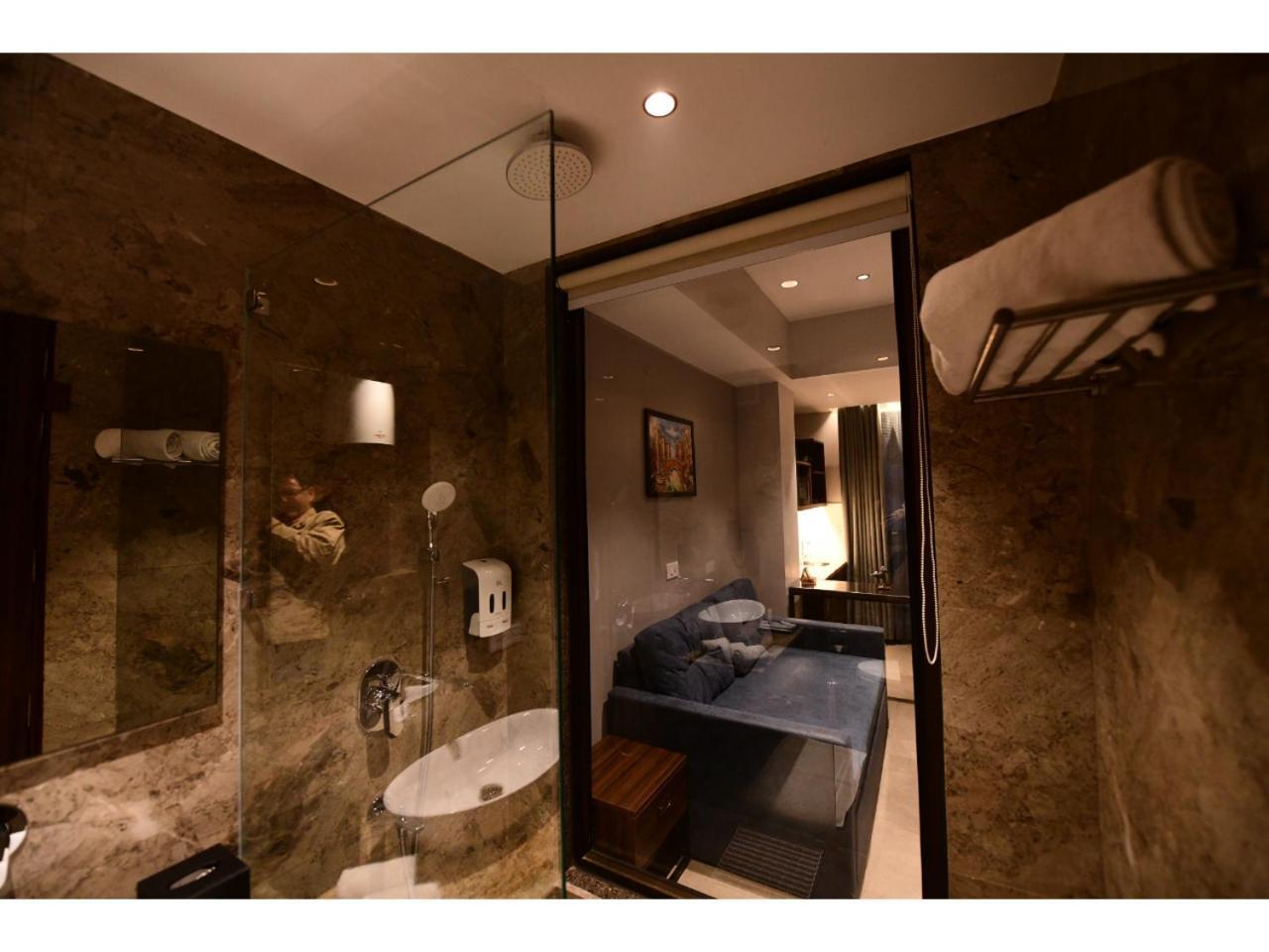 Belvedere Suites Greater Noida Dış mekan fotoğraf