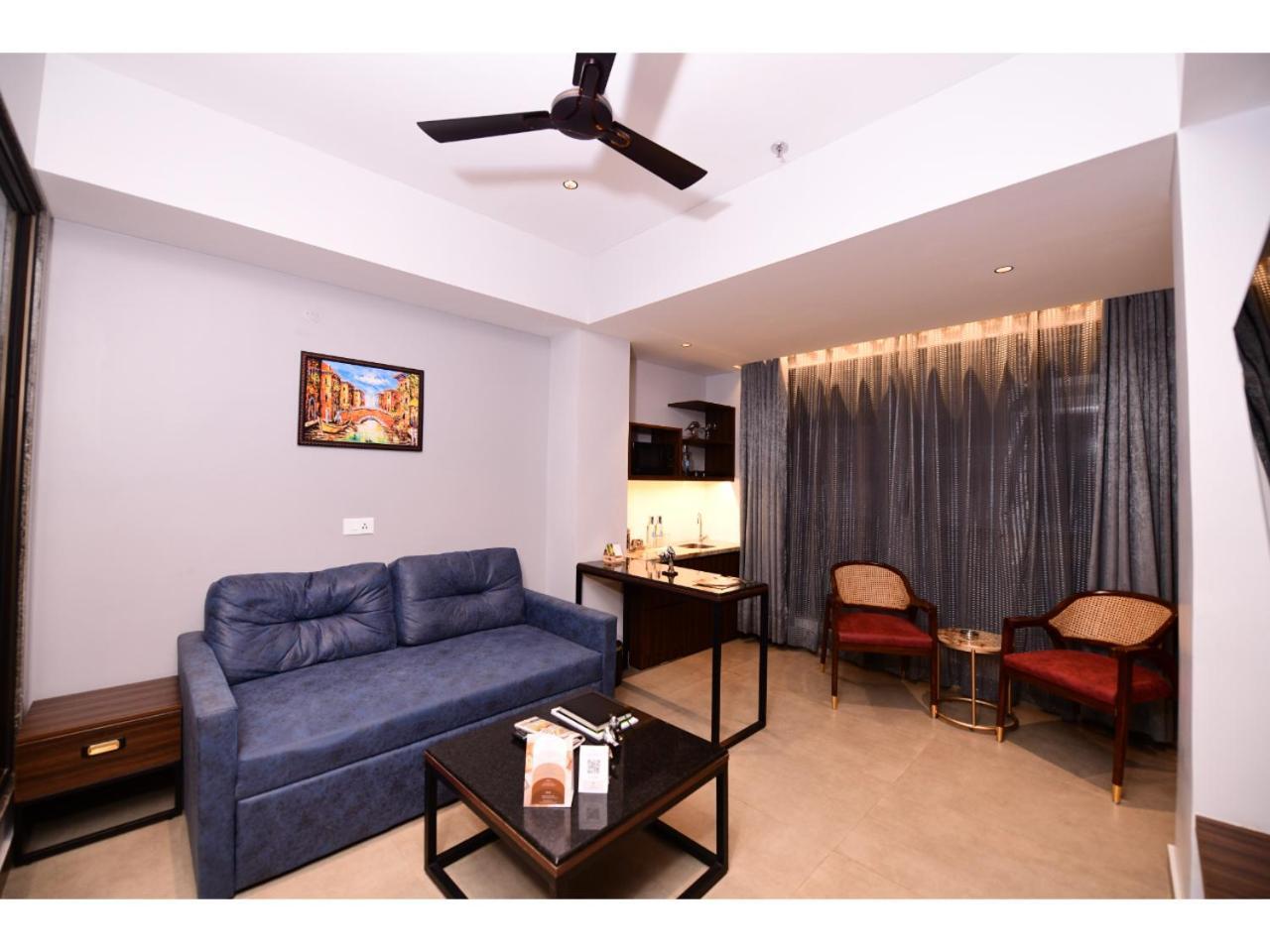 Belvedere Suites Greater Noida Dış mekan fotoğraf