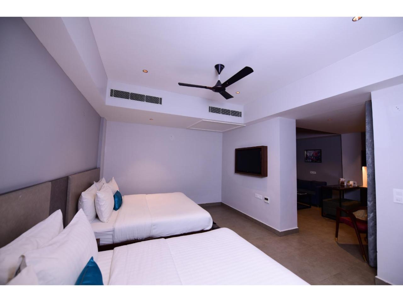 Belvedere Suites Greater Noida Dış mekan fotoğraf