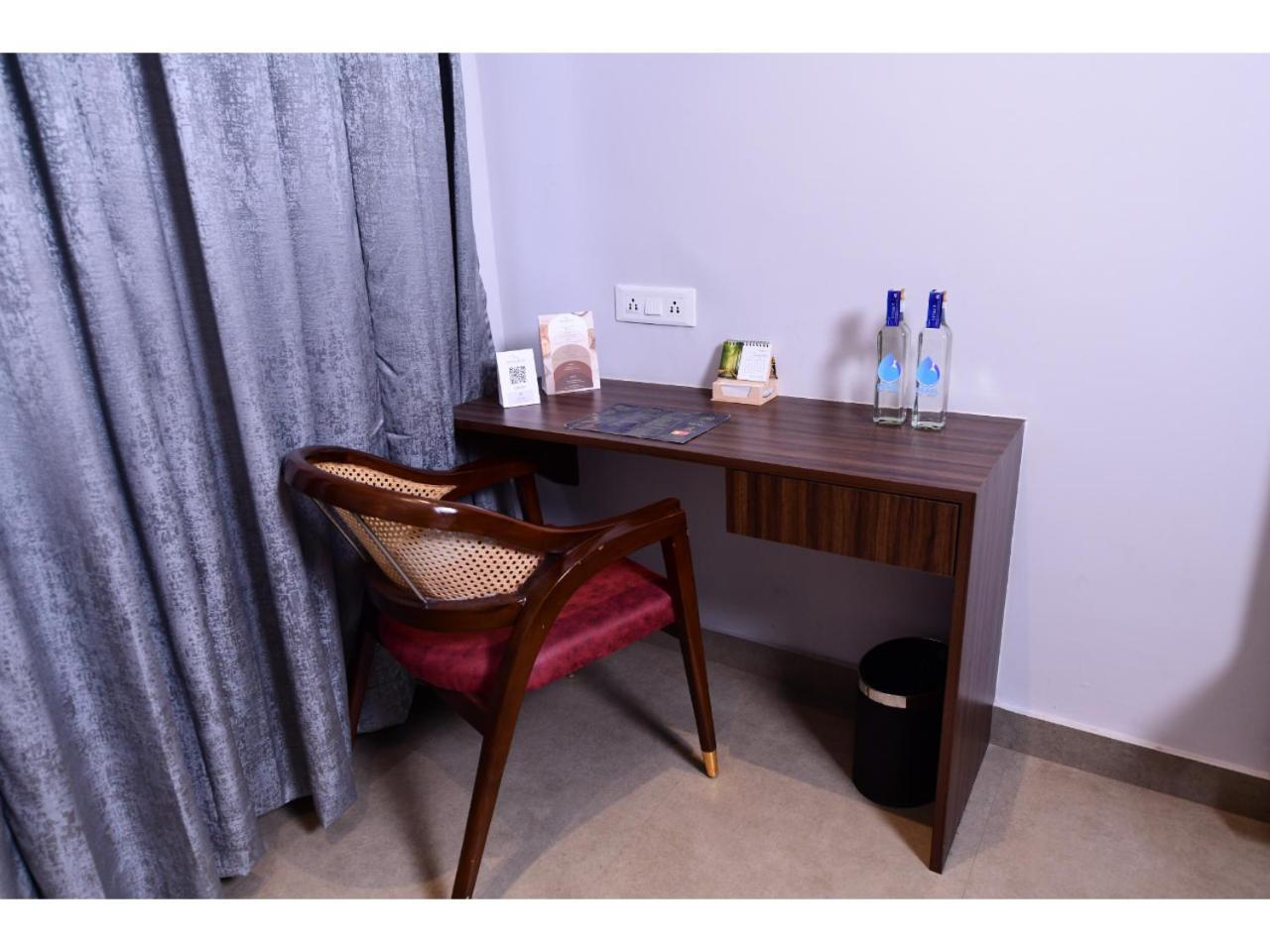 Belvedere Suites Greater Noida Dış mekan fotoğraf