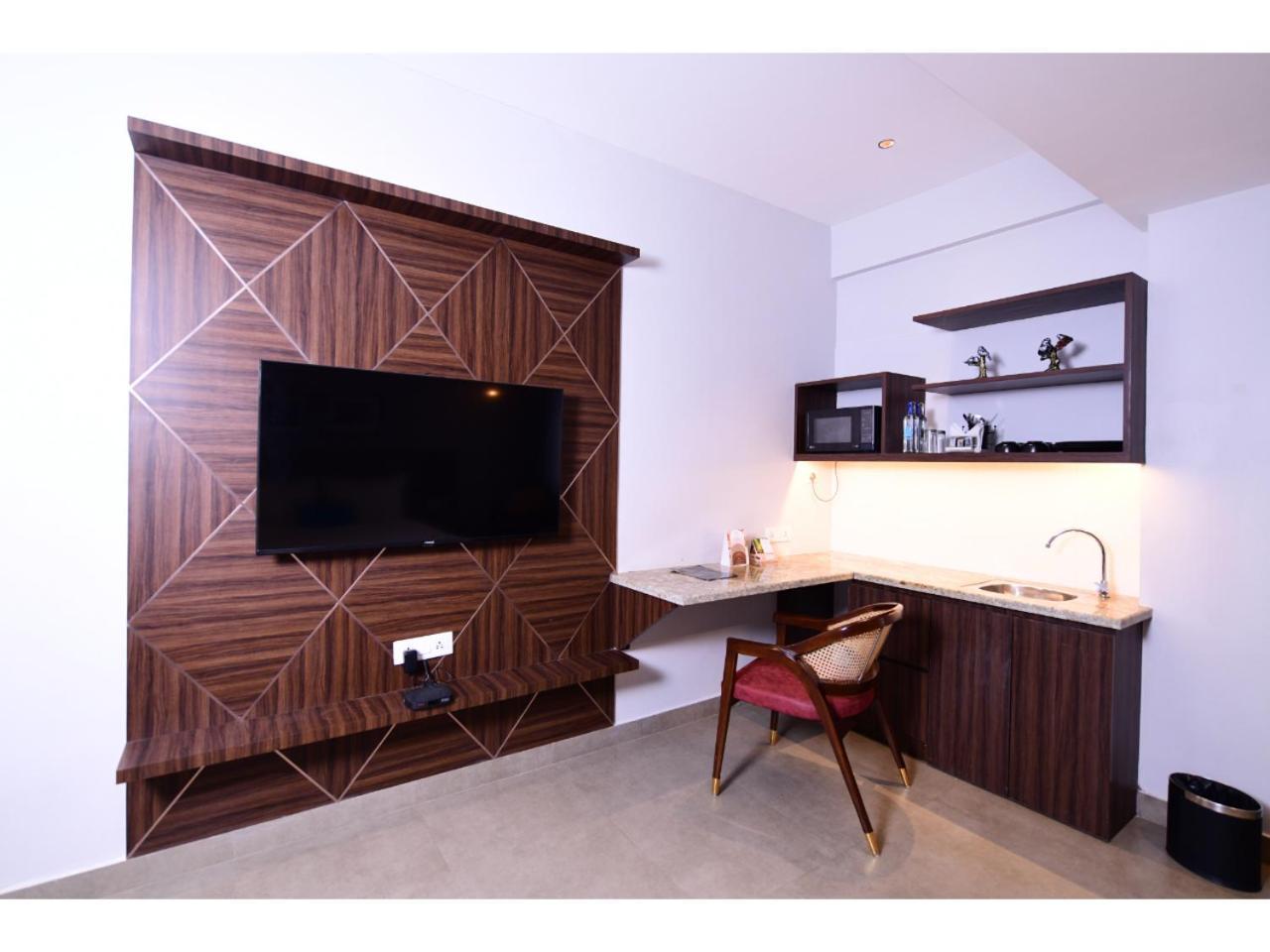 Belvedere Suites Greater Noida Dış mekan fotoğraf