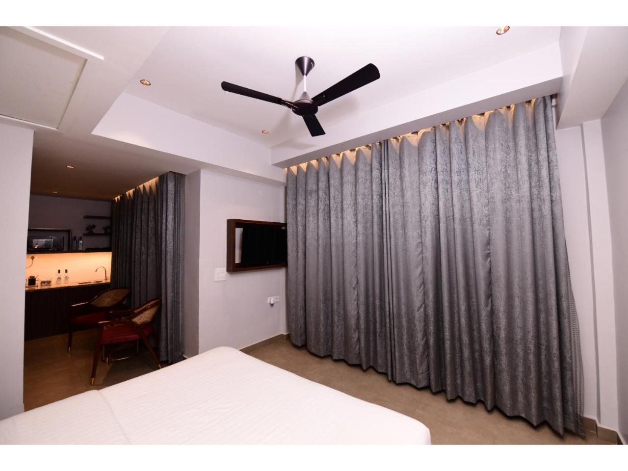 Belvedere Suites Greater Noida Dış mekan fotoğraf