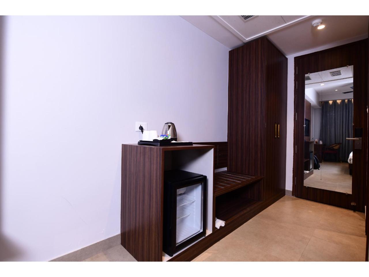 Belvedere Suites Greater Noida Dış mekan fotoğraf